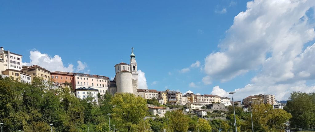 La Cattedrale di San Martino incombe dall'alto di Belluno.